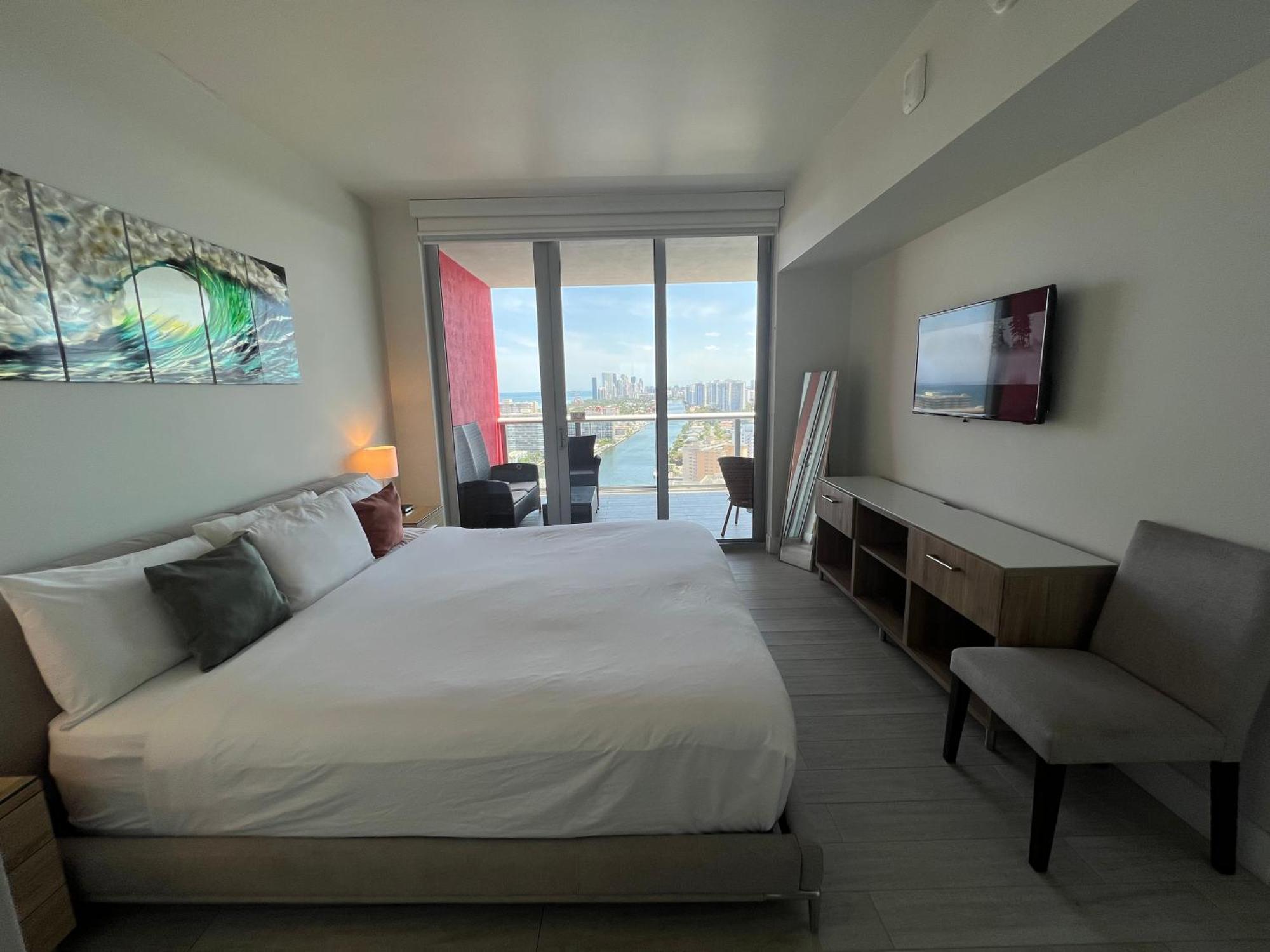 Apartment Mvr At Beachwalk Hallandale Beach