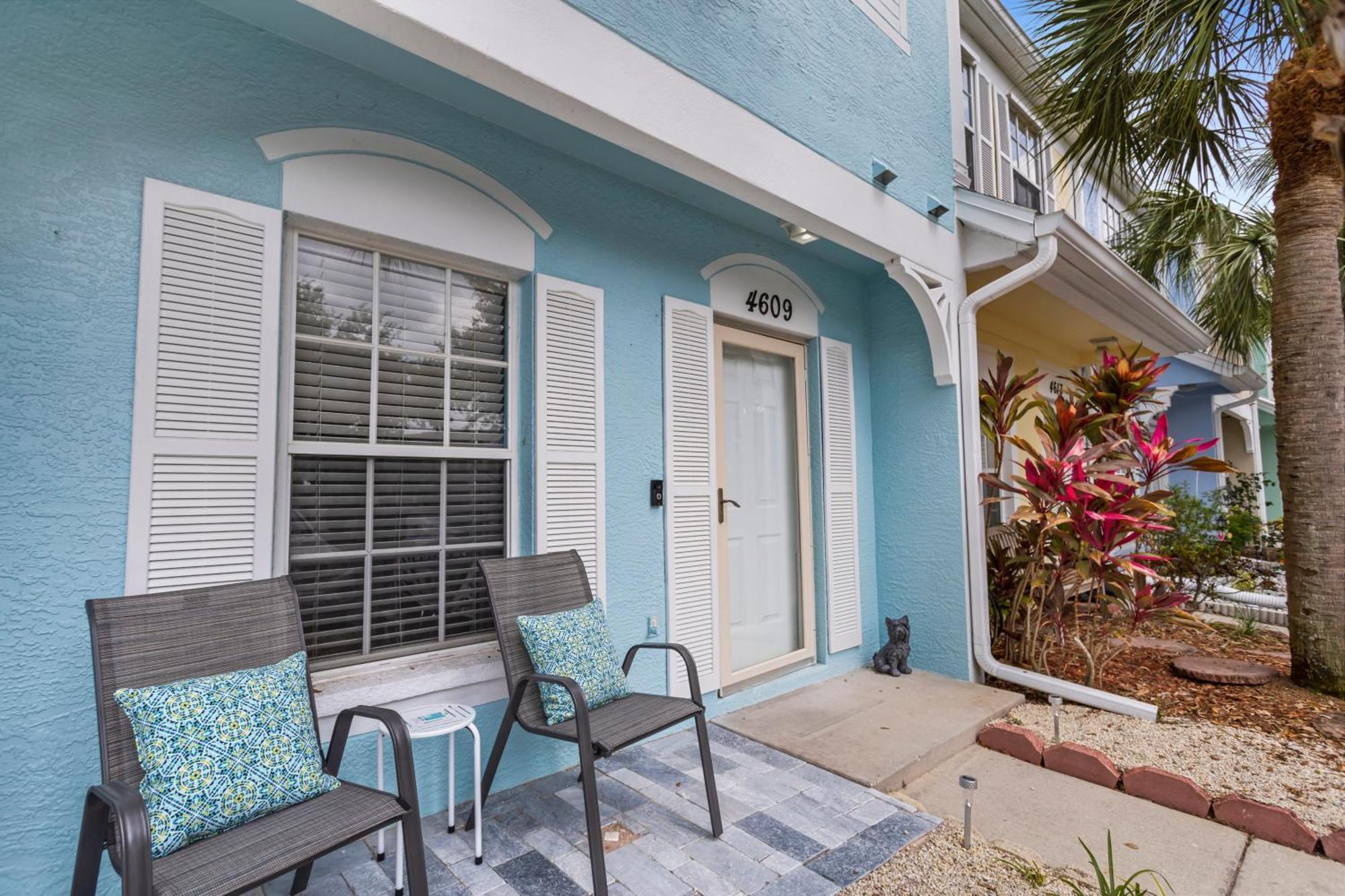 Cappy Hour! Lakefront Townhome With Backyard Paradise And Amazing Community Amenities! *