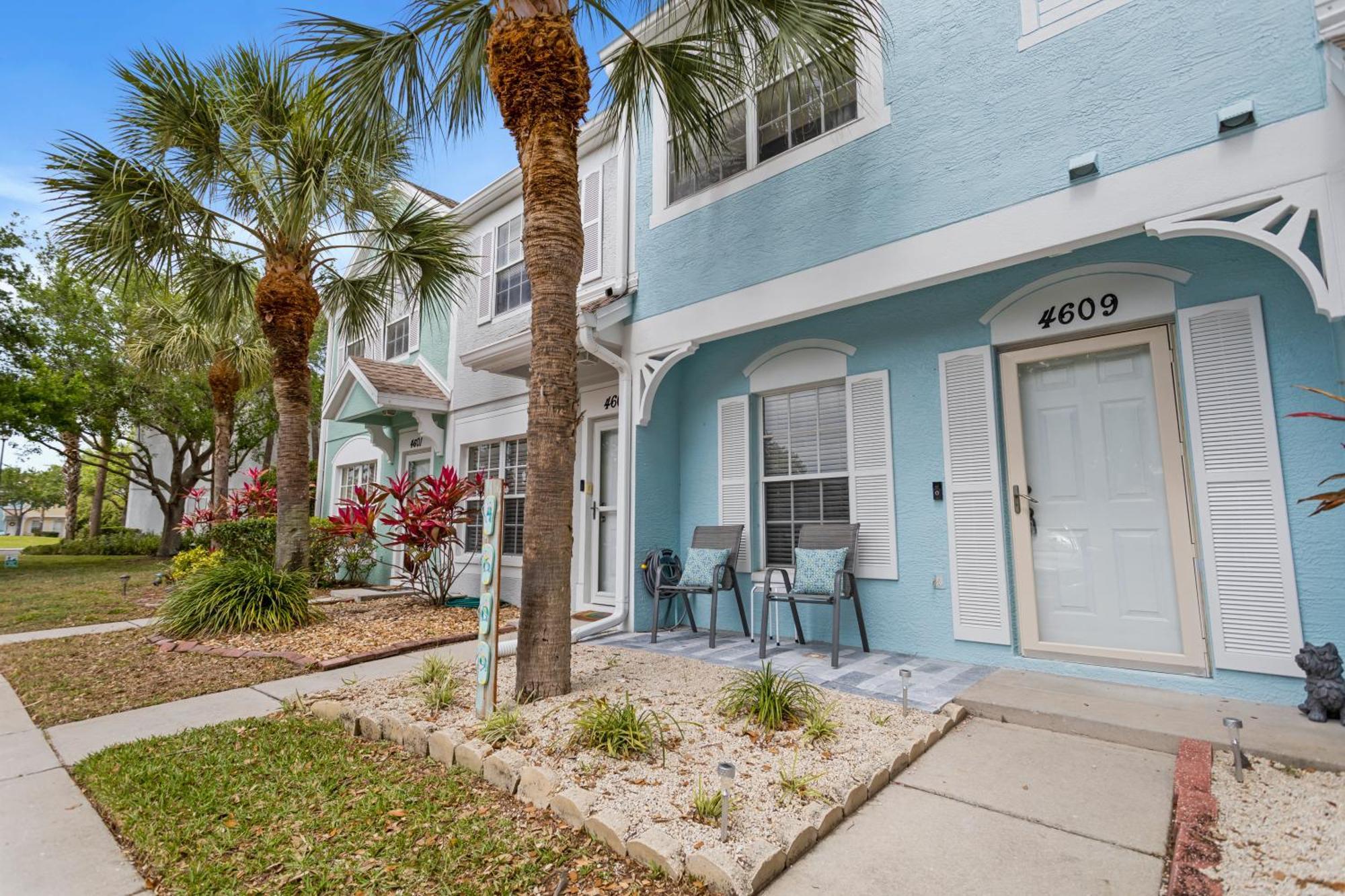 Cappy Hour! Lakefront Townhome With Backyard Paradise And Amazing Community Amenities! Holiday home Bradenton