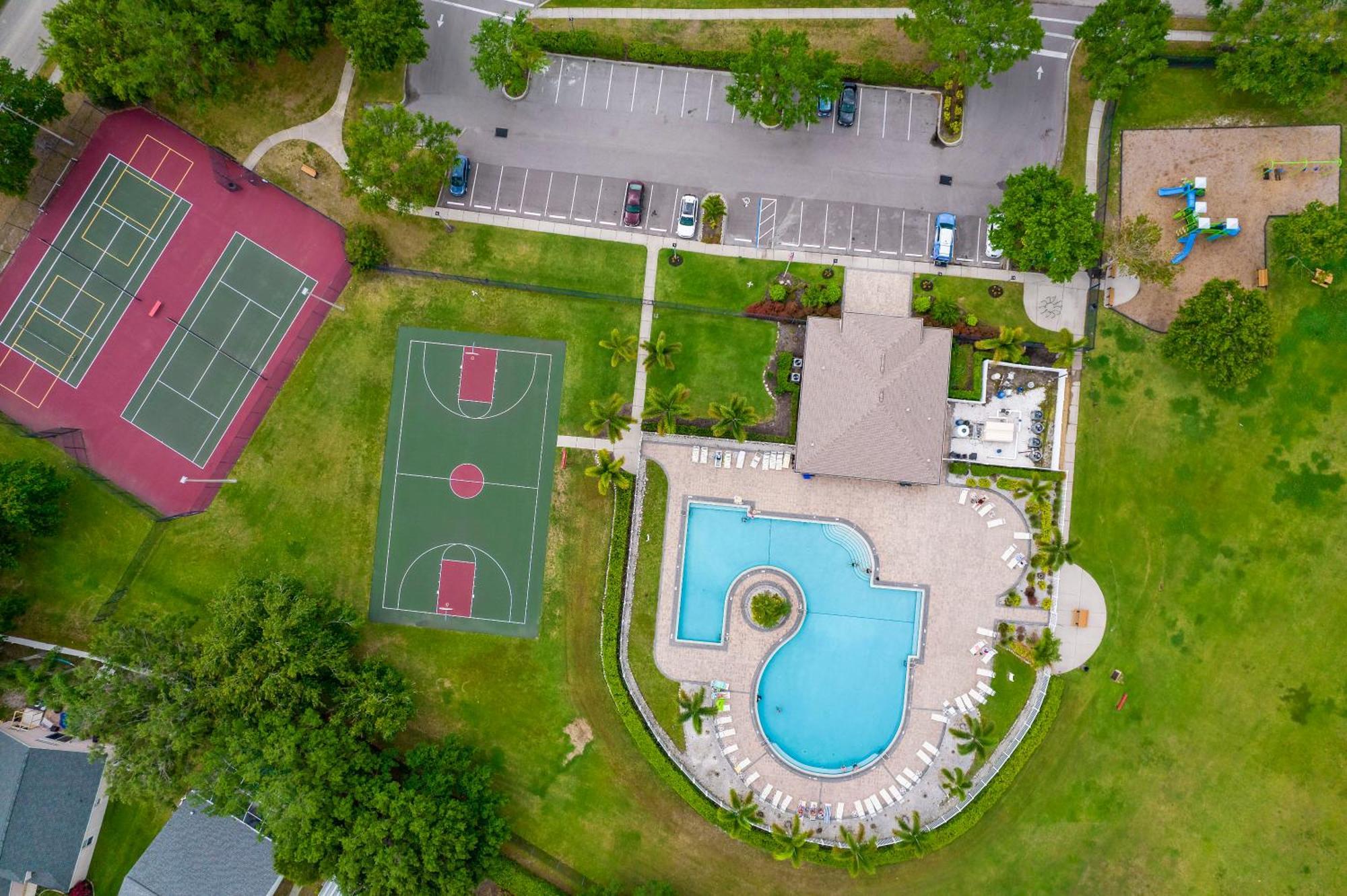 Cappy Hour! Lakefront Townhome With Backyard Paradise And Amazing Community Amenities! *