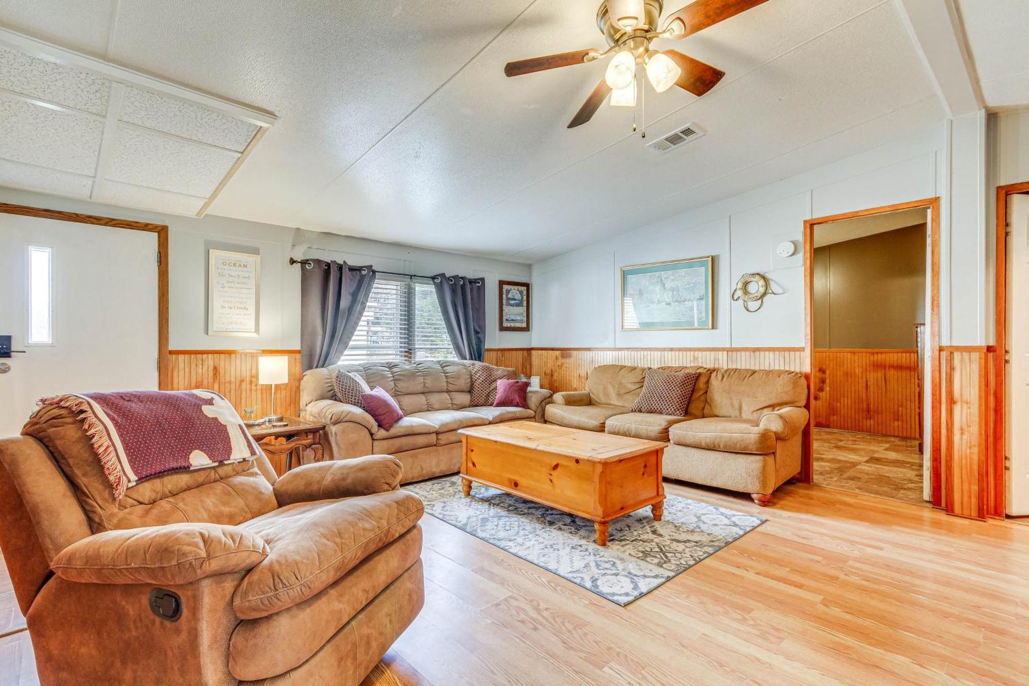 With Private Dock - 7 Mi To Beaches Holiday home Pensacola