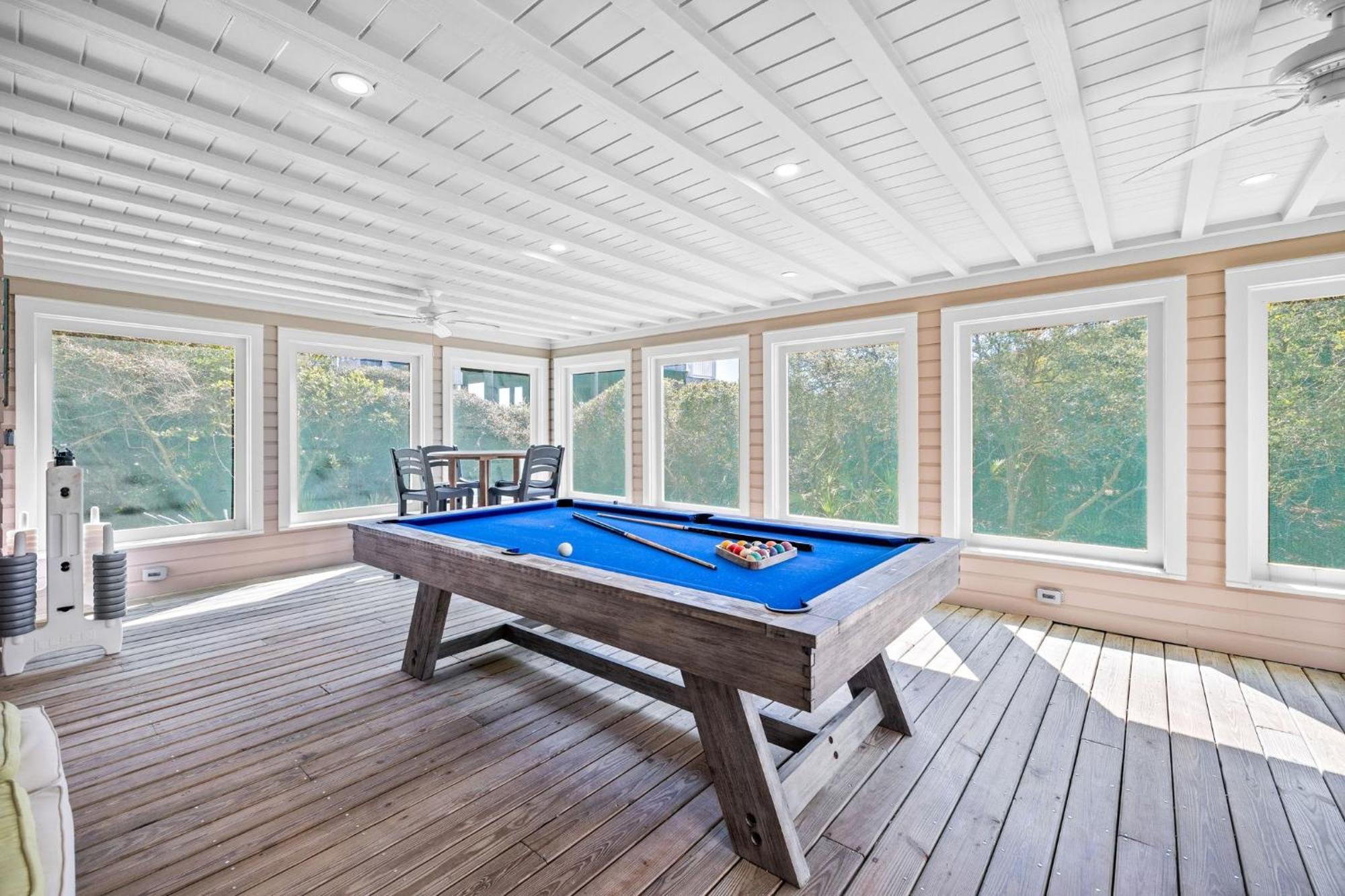 Front Seaside - Outside The Box - 4br 4,5bth *