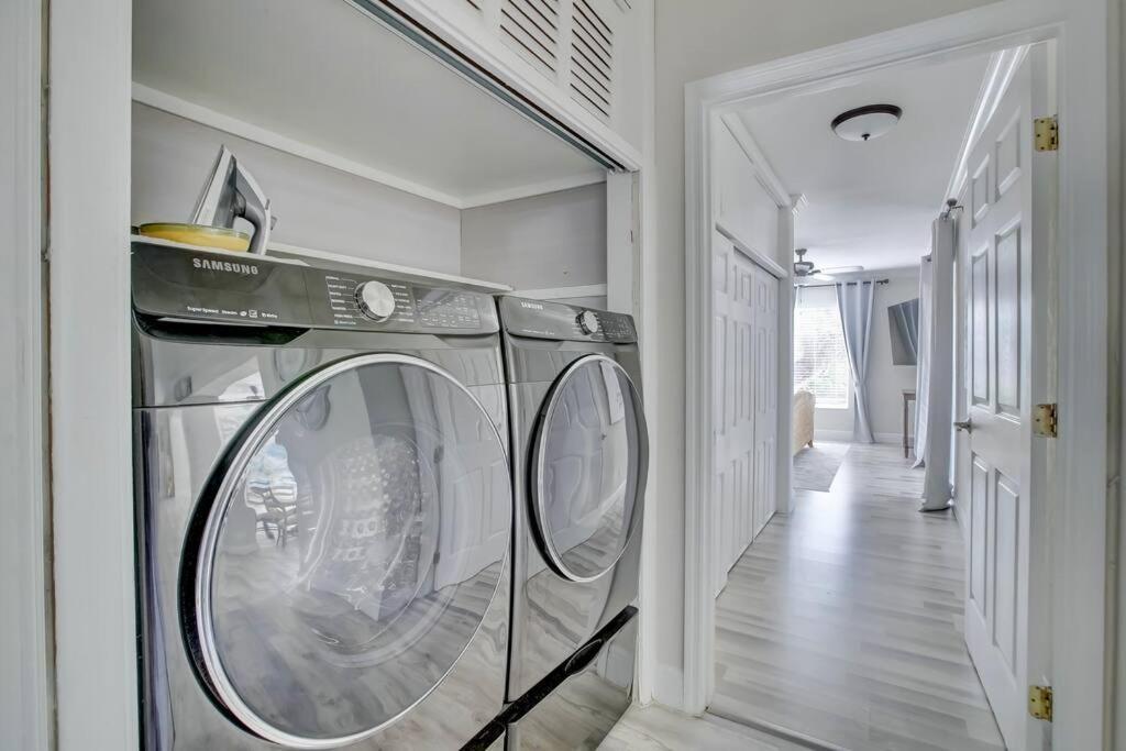 Waterfront Tropical Oasis, Htd Pool-hottub-kayaks * Fort Lauderdale