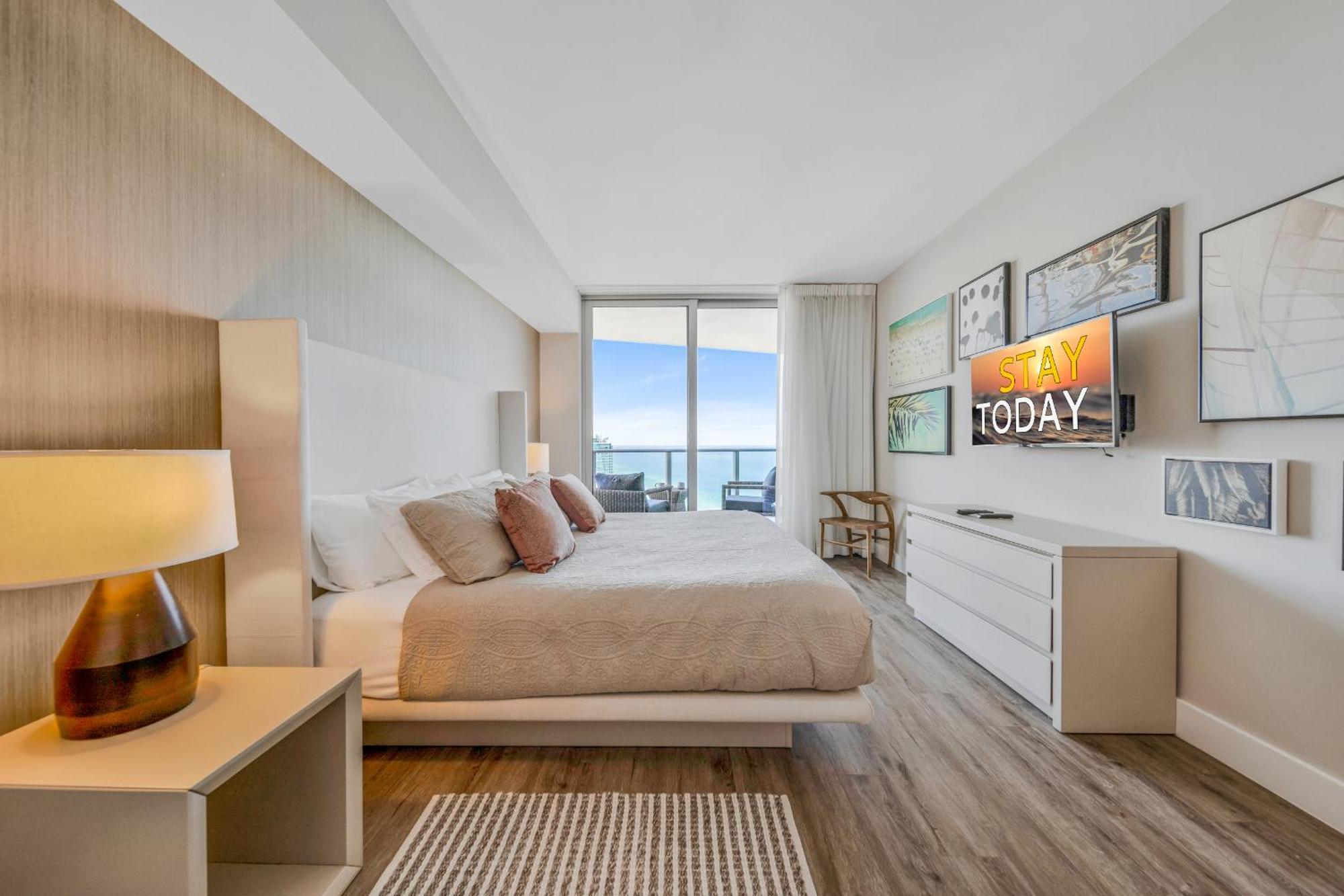 Splendid - Oceanview 1bdr & 1ba Right On The Beach, Heated Pool, Gym Apartment Hollywood