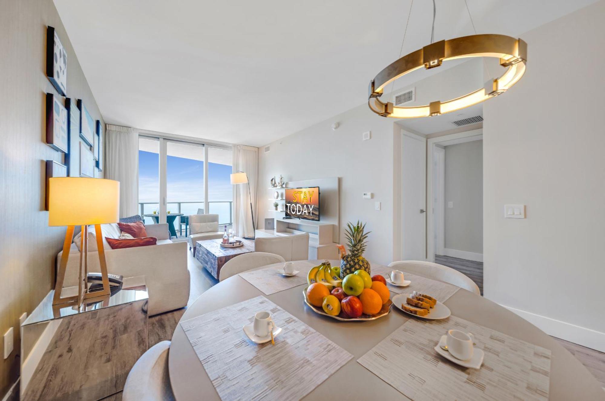 Splendid - Oceanview 1bdr & 1ba Right On The Beach, Heated Pool, Gym Hollywood