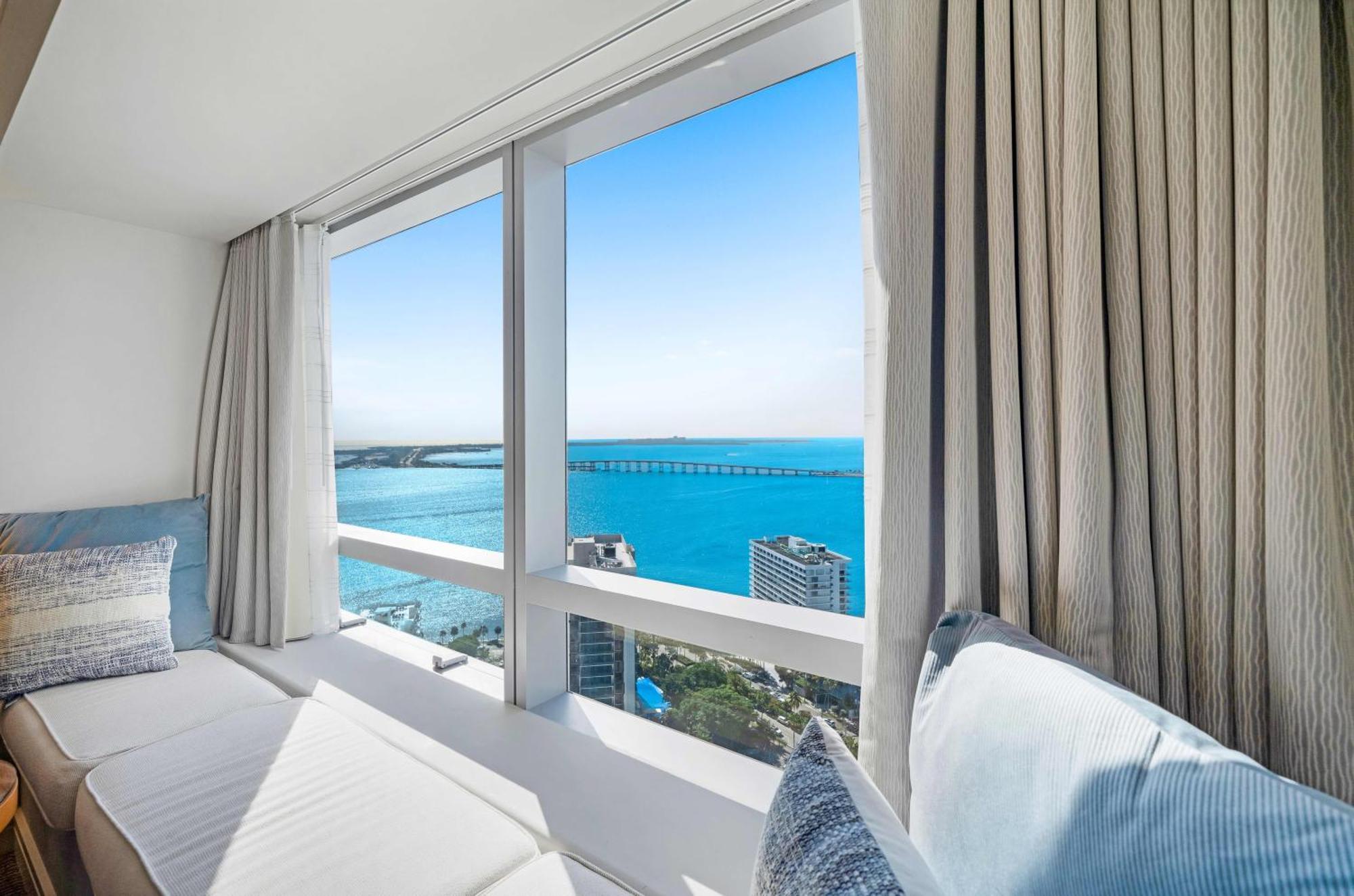 Casiola In Four Seasons Apartment *