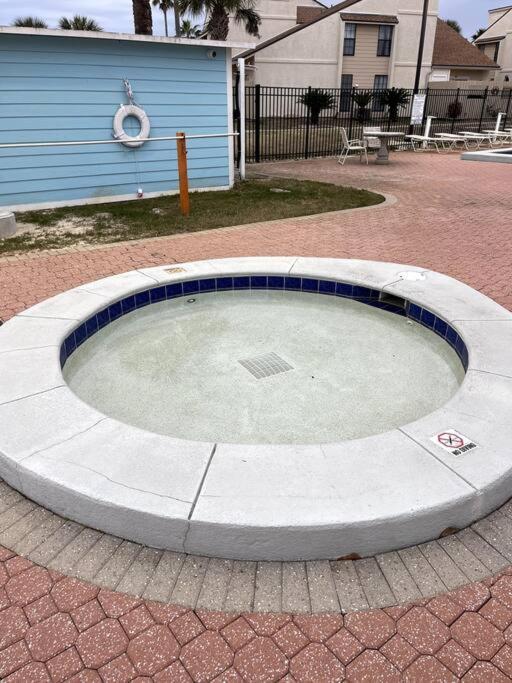 Lazy Palm 4 Pools Short Walk To Beach! Sleeps 5! Panama City Beach