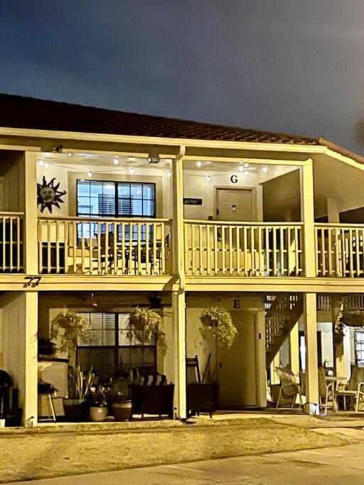 Apartment Lazy Palm 4 Pools Short Walk To Beach! Sleeps 5!