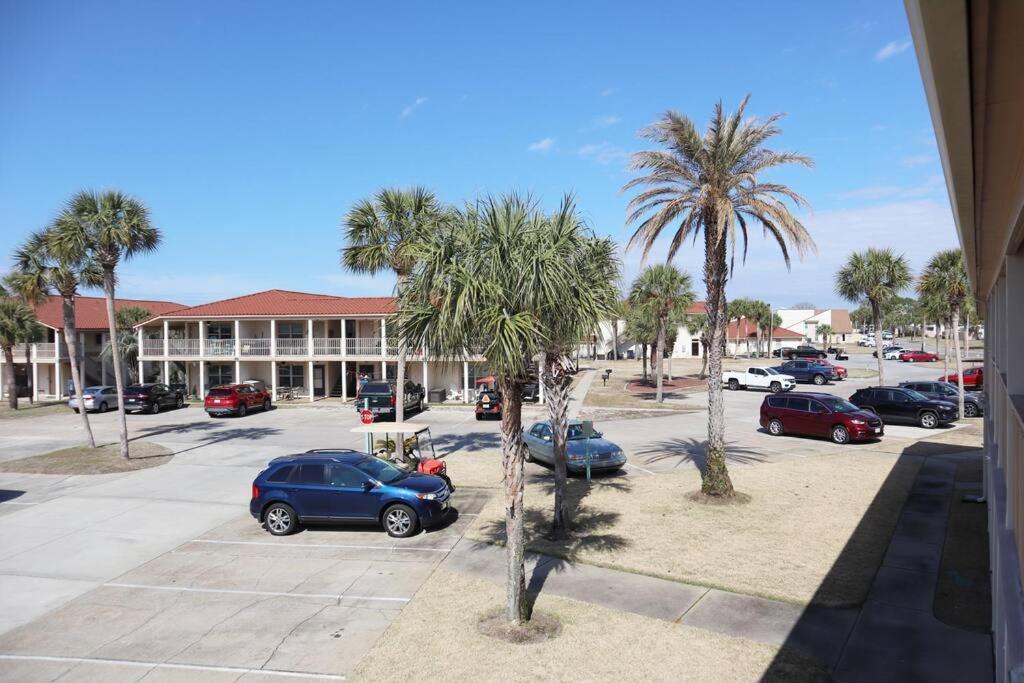 Lazy Palm 4 Pools Short Walk To Beach! Sleeps 5! Panama City Beach