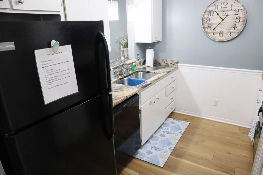 Lazy Palm 4 Pools Short Walk To Beach! Sleeps 5! * Panama City Beach