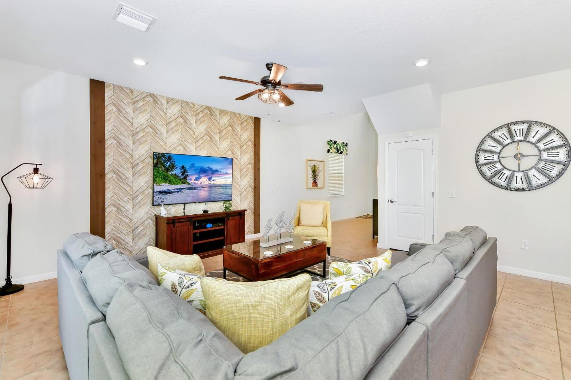 Solterra Family Oasis Getaway. 5553 Davenport