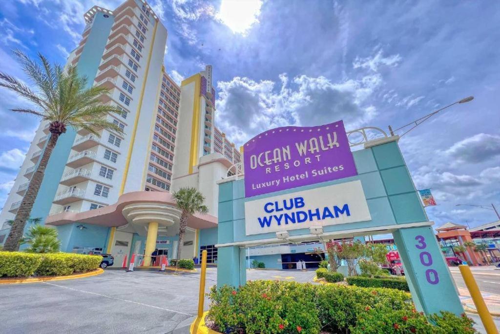 Apartment 1 Bedroom Direct Oceanfront Wyndham Ocean Walk - Daytona Funland 703 Daytona Beach