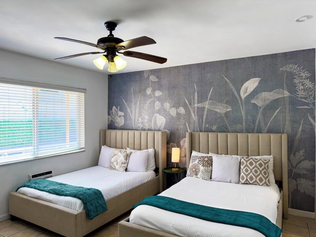Pool Christmas Getaway 5 Beach Walk Airport Dania Beach