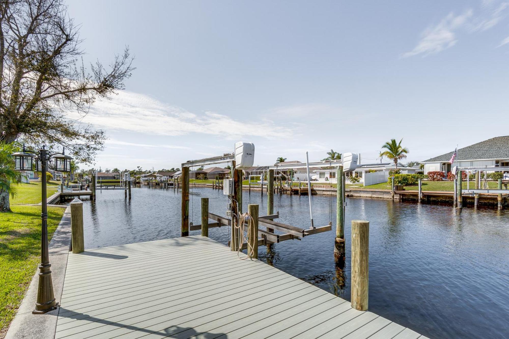 Luxe Waterfront Oasis With Dock, Heated Pool And Spa! *