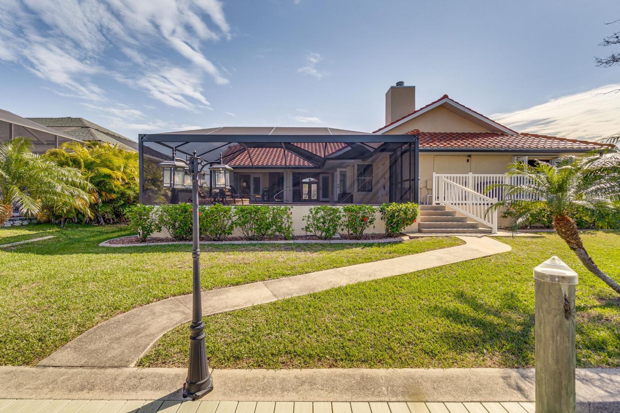 Luxe Waterfront Oasis With Dock, Heated Pool And Spa! *