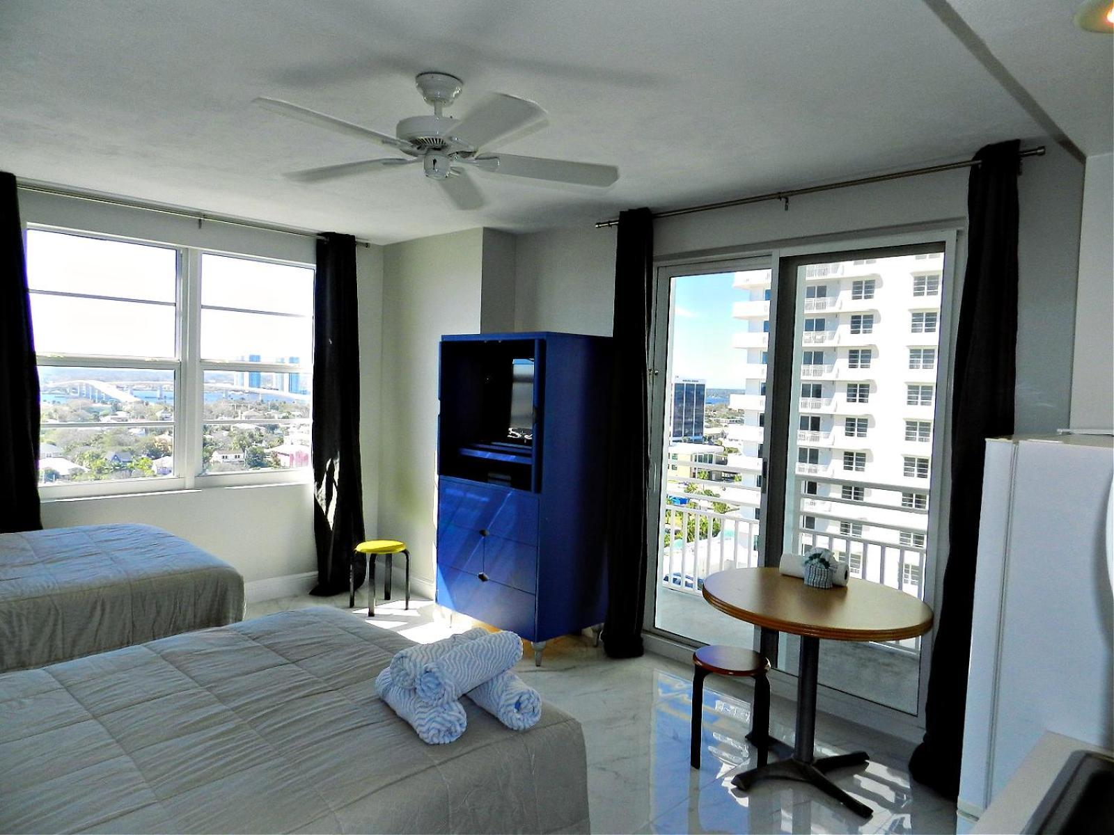 Apartment 14th Floor 2 Bedroom Direct Oceanfront Wyndham Ocean Walk Daytona 1401 *