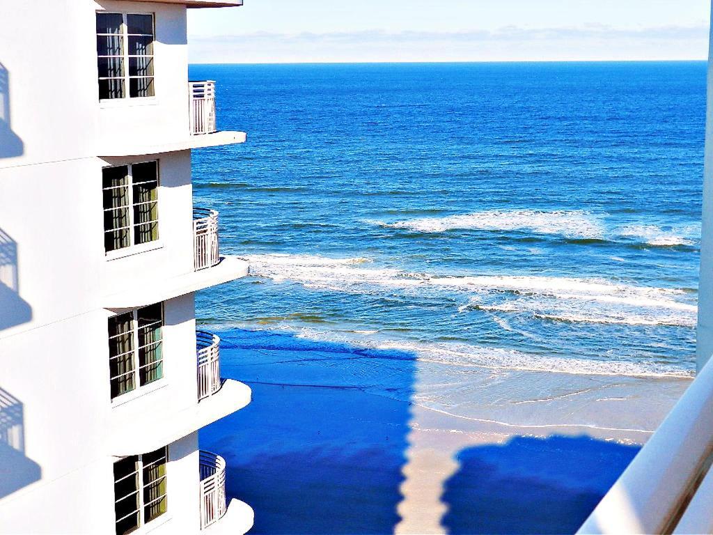 Apartment 14th Floor 2 Bedroom Direct Oceanfront Wyndham Ocean Walk Daytona 1401 *