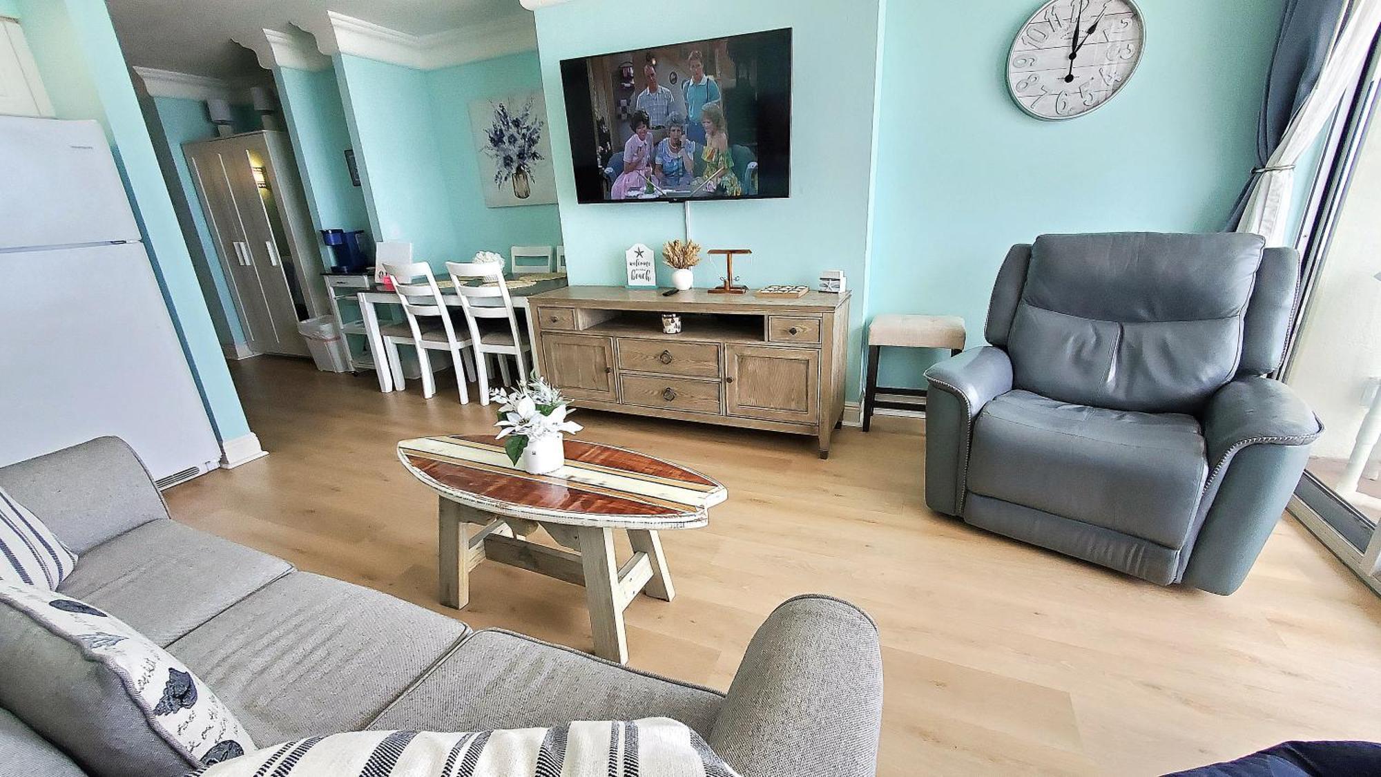 Apartment Sunkissed-modern Oceanfront Daytona