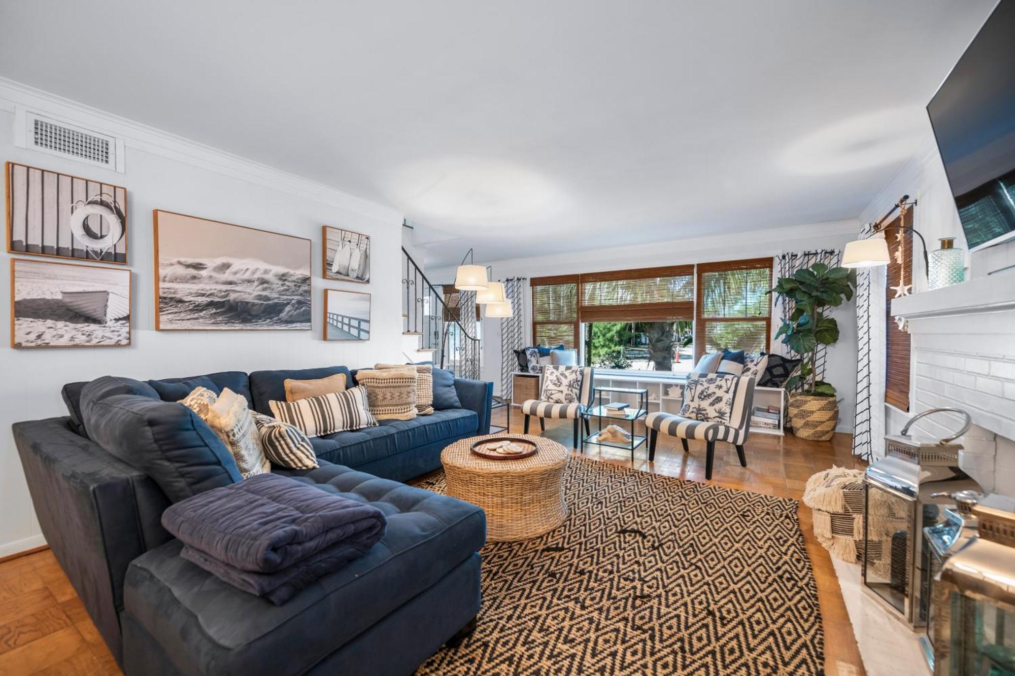 Holiday home Sandy Pants - Designer Chic Steps To Backyard Oasis W Heated Pool Anna Maria