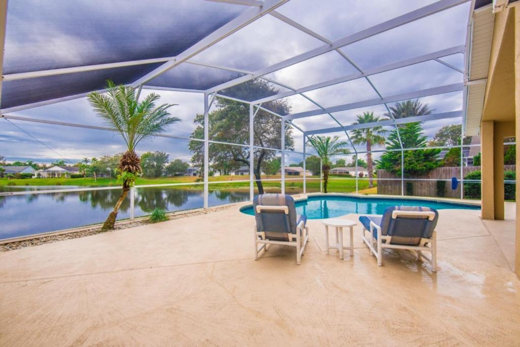 Executive Waterfront 4 Bed 3 Bath, South Facing With Private Pool And Lanai. * Davenport
