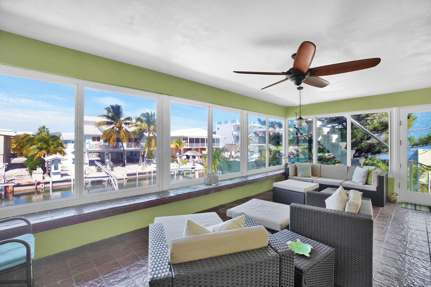 Antigua Place *