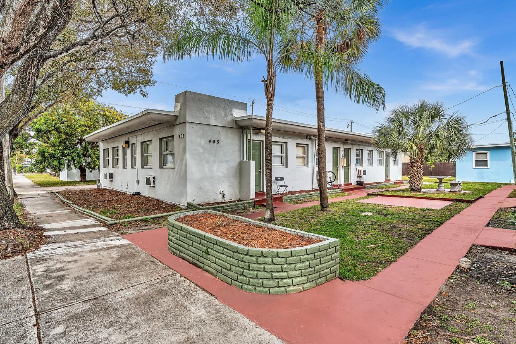 Luxury Young Circle & Blvd Apartment *