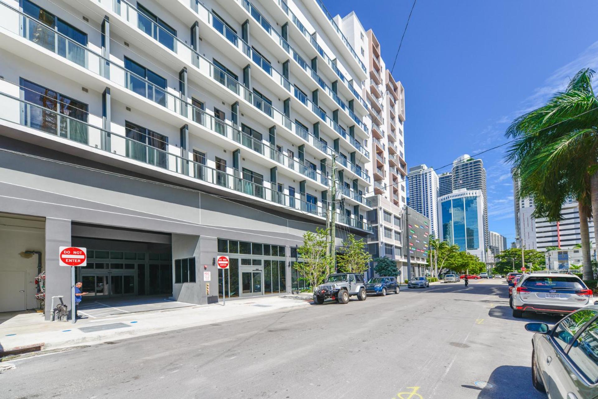 With Amazing Views In The Heart Of Brickell