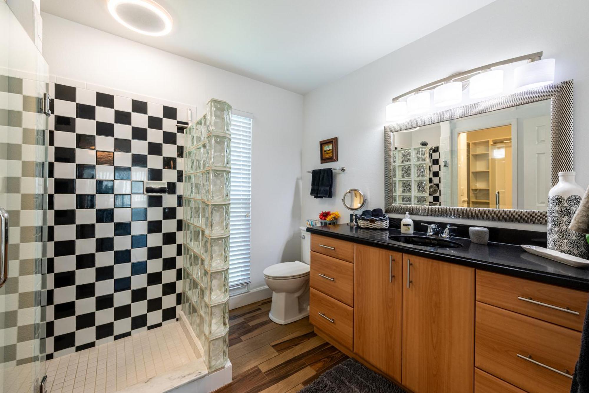 The Farm House! Spacious Private Pool With Grill And Fully Stocked Kitchen! Bradenton