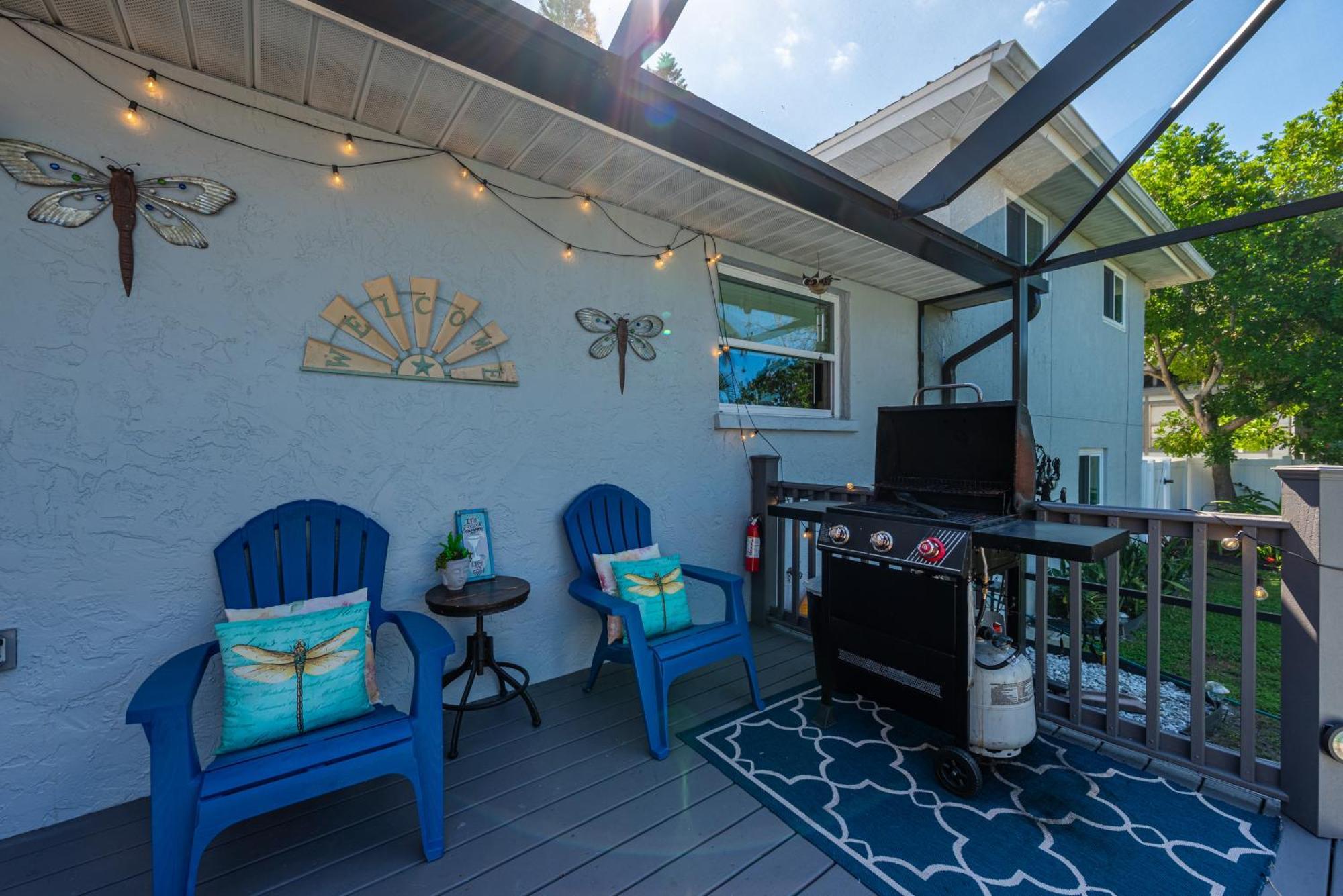 The Farm House! Spacious Private Pool With Grill And Fully Stocked Kitchen! Holiday home *