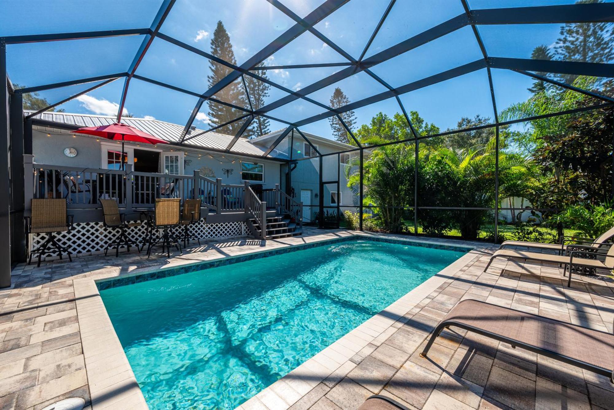 Holiday home The Farm House! Spacious Private Pool With Grill And Fully Stocked Kitchen! Bradenton