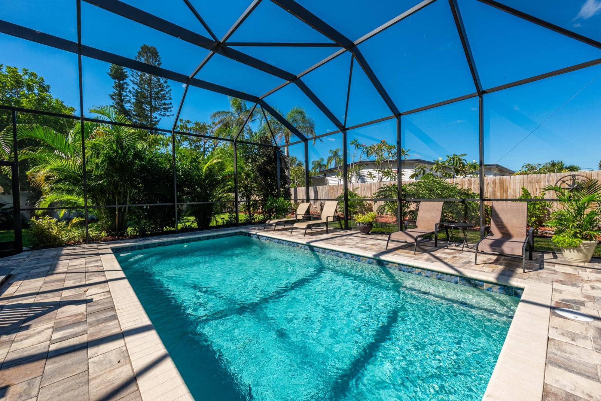 The Farm House! Spacious Private Pool With Grill And Fully Stocked Kitchen! * Bradenton