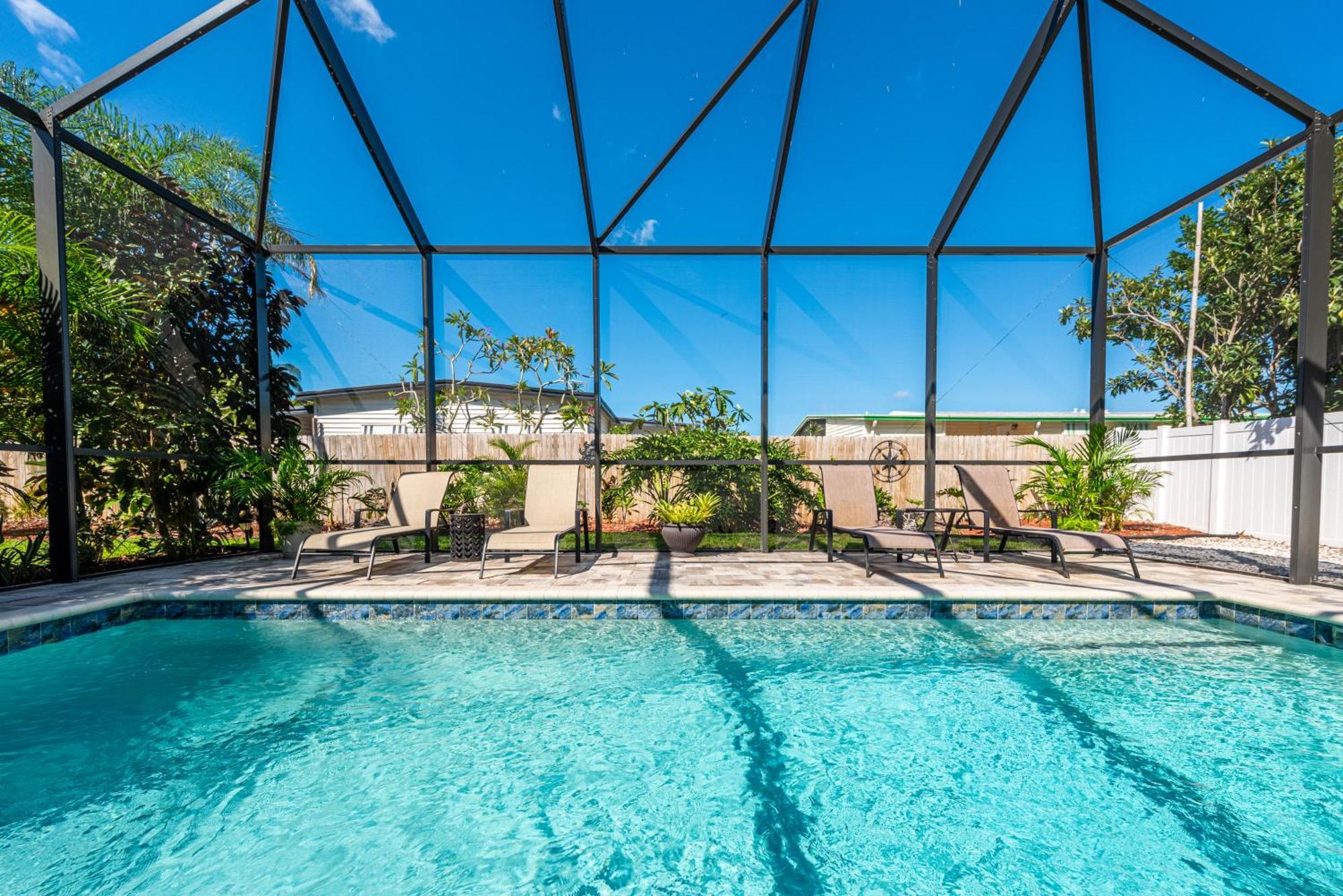 Holiday home The Farm House! Spacious Private Pool With Grill And Fully Stocked Kitchen!