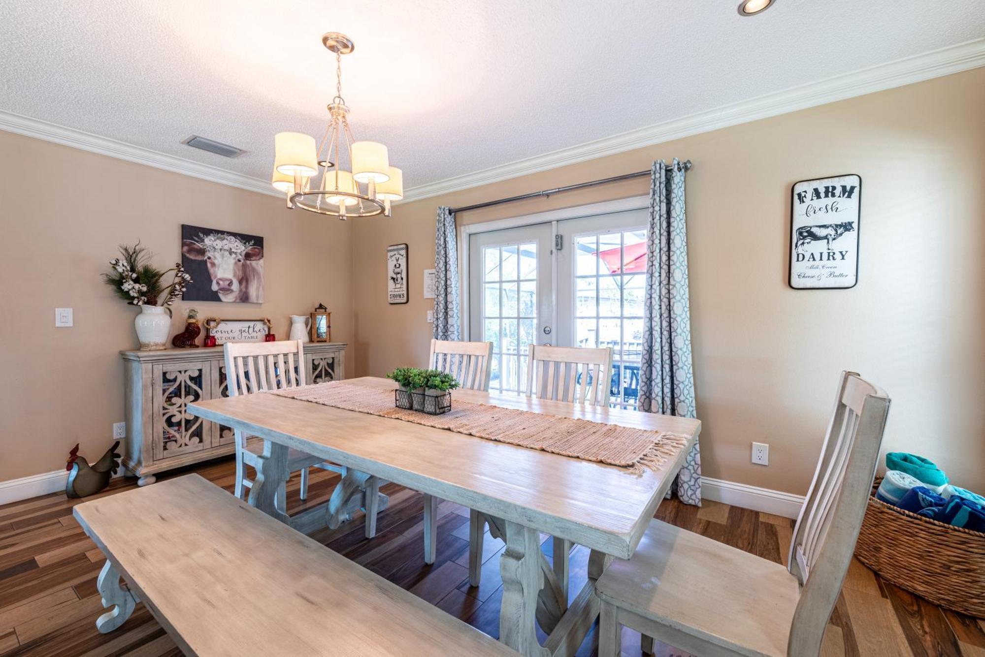 The Farm House! Spacious Private Pool With Grill And Fully Stocked Kitchen! Holiday home Bradenton