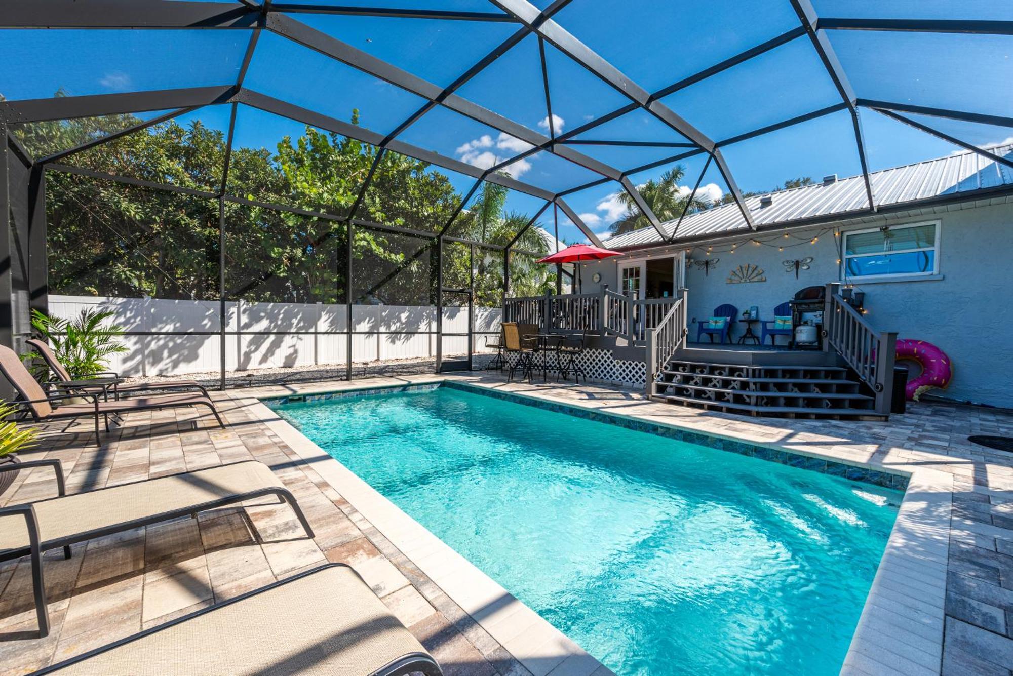 The Farm House! Spacious Private Pool With Grill And Fully Stocked Kitchen! * Bradenton