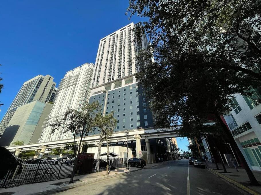Apartment Downtown Elegance. 17th Floor Yotelpad Miami