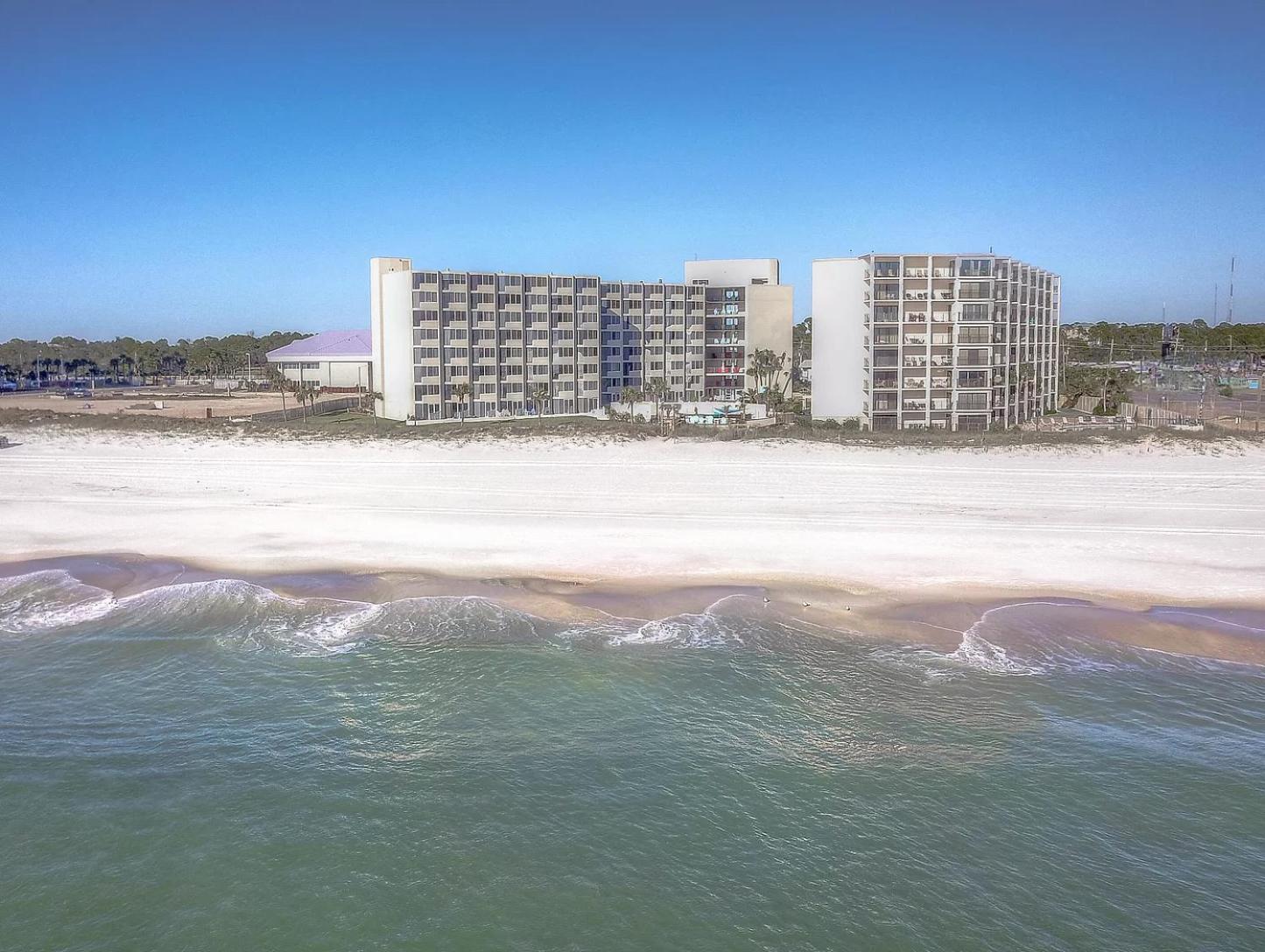 Beachfront - Perfect Location - Free Chairs * Panama City Beach