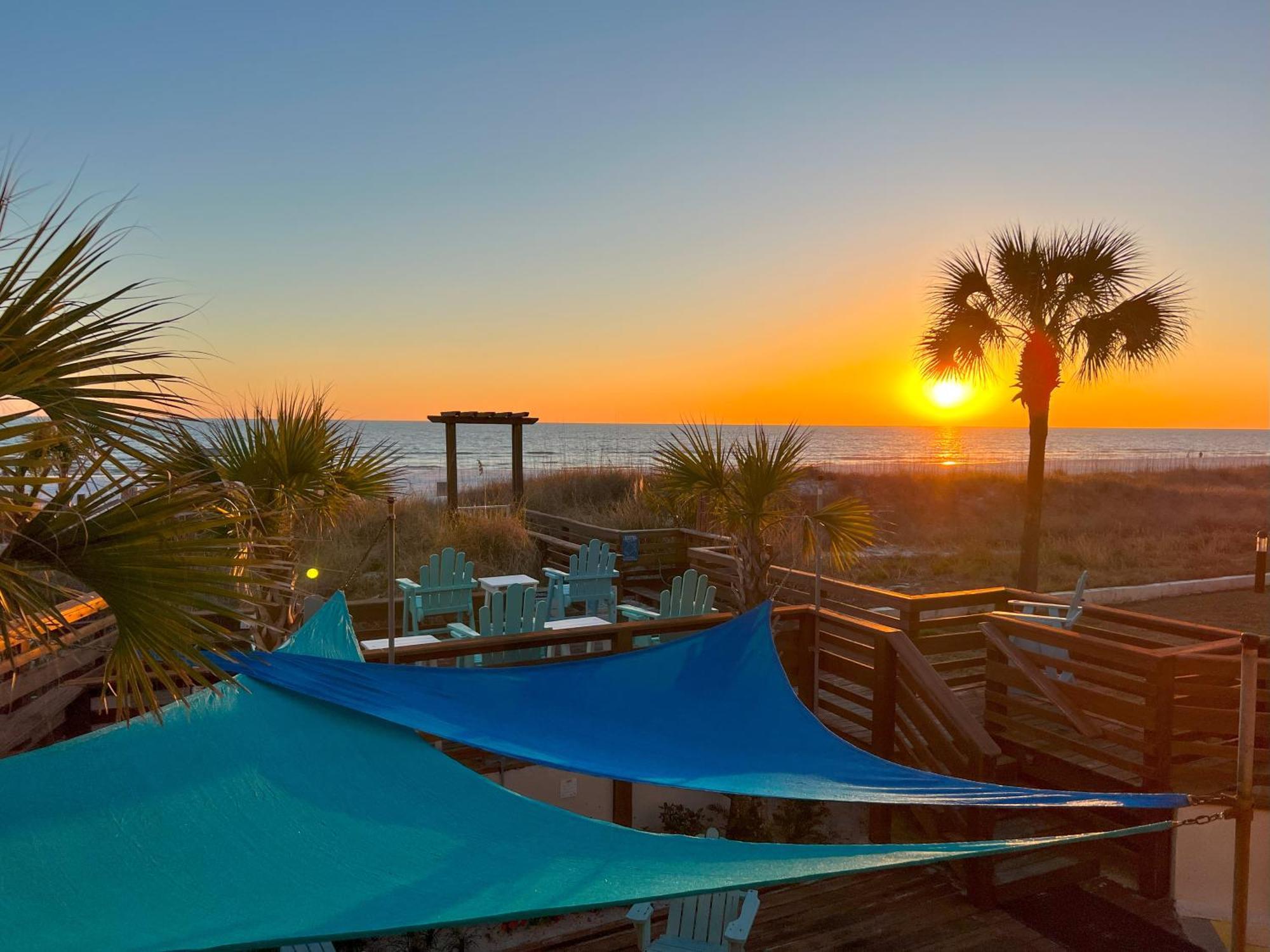 Beachfront - Perfect Location - Free Chairs * Panama City Beach