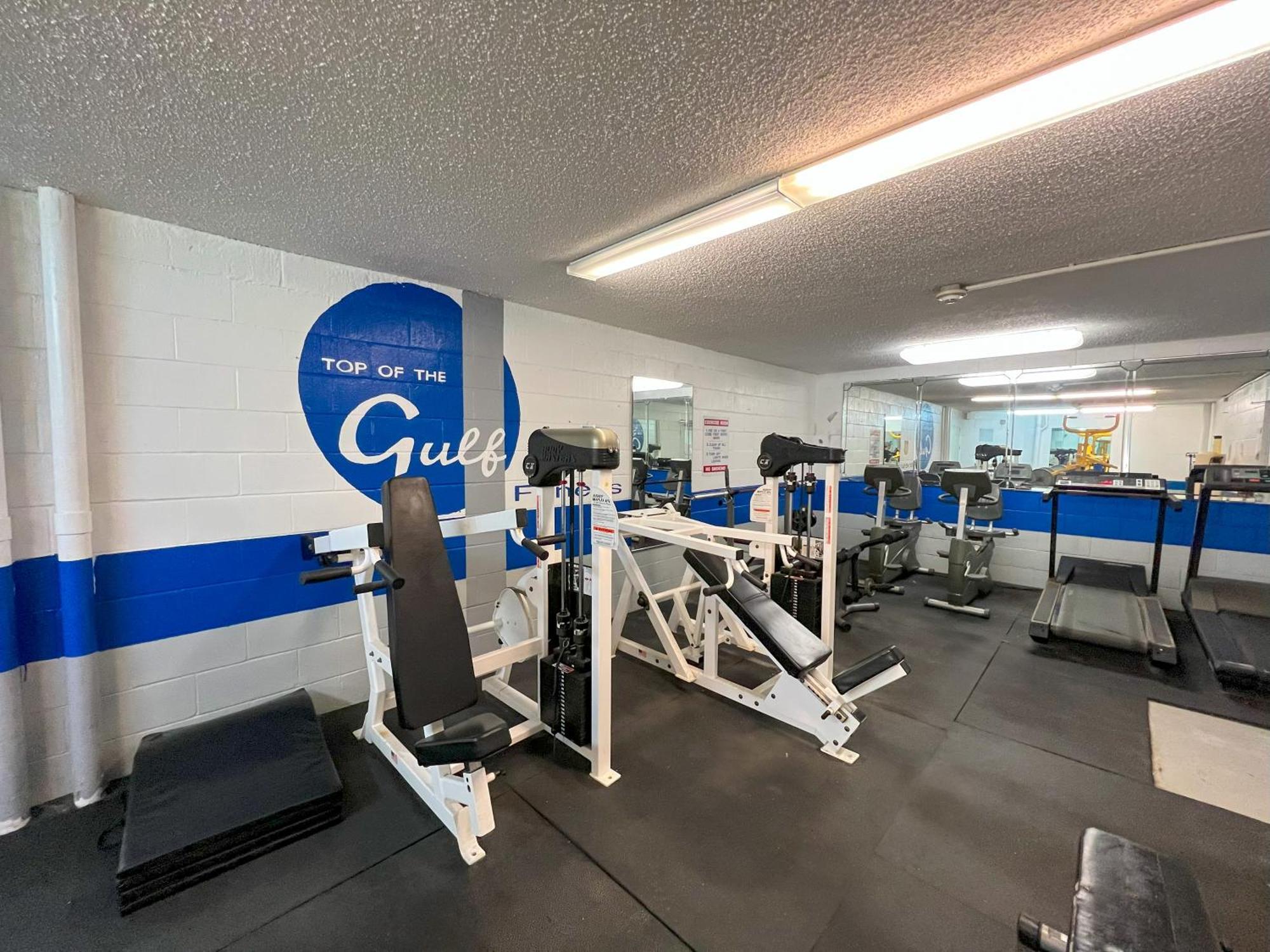 Beachfront - Perfect Location - Free Chairs Apartment