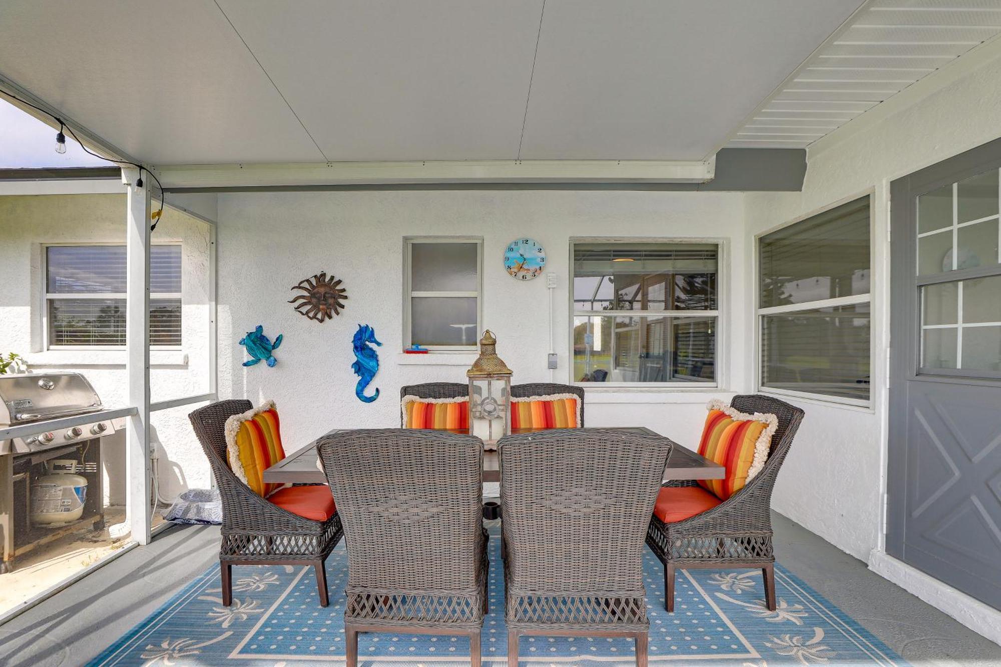 Centrally Located With Heated Pool! Holiday home Sarasota
