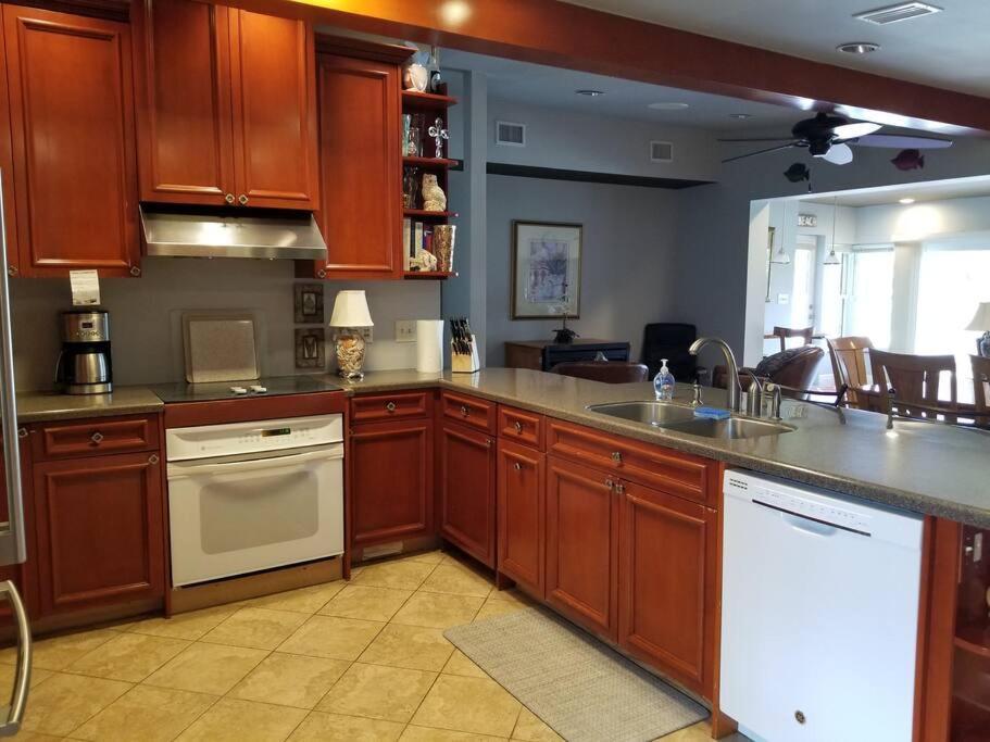 Irb Surf House Waterfront Oasis+ Sunshine +fun Kayaks Holiday home Clearwater Beach