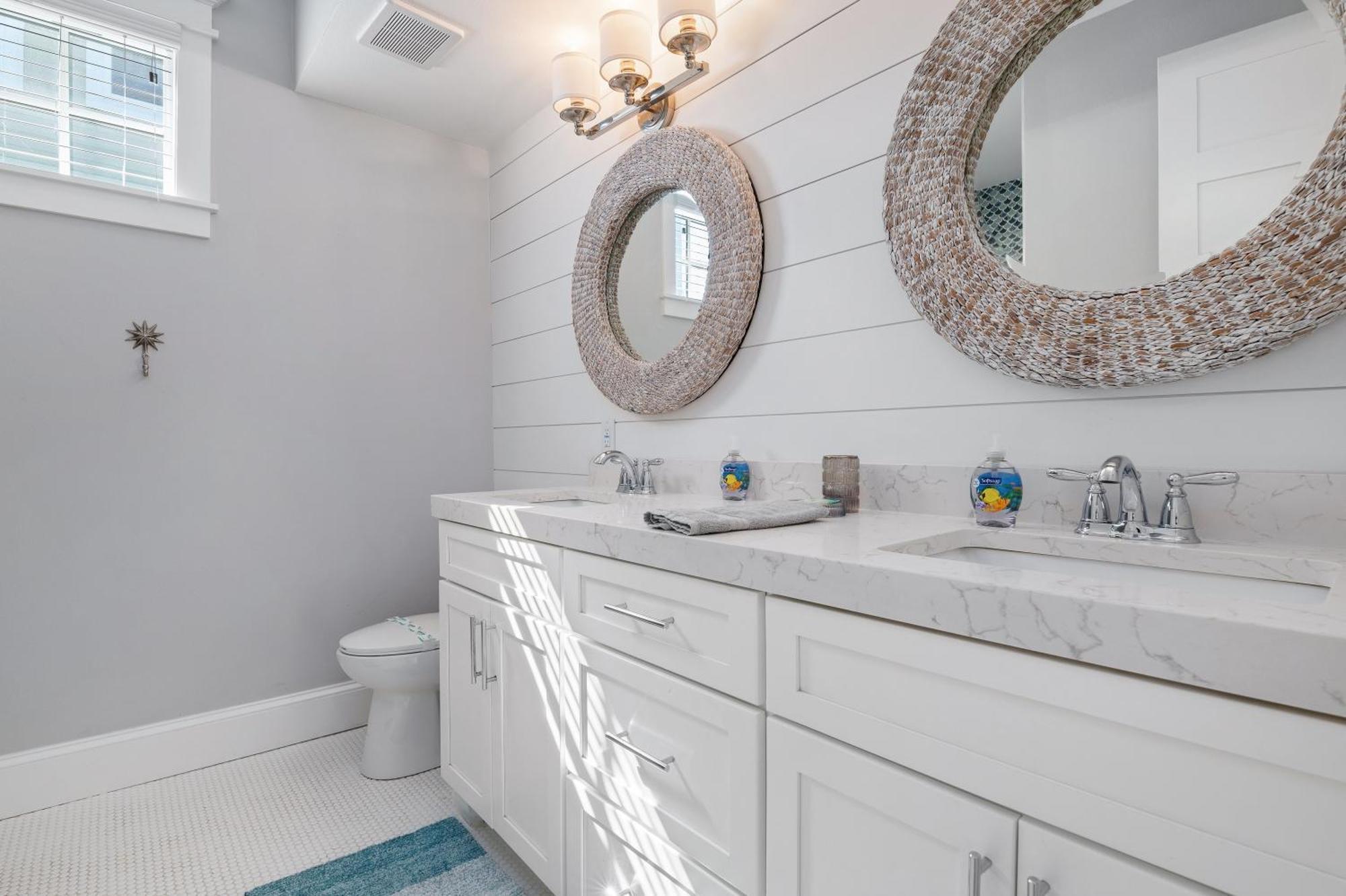 Holiday home Ocean Star! 7 Bdrms, 7 Baths! Beaches Less Than 5min Walk To Beach!