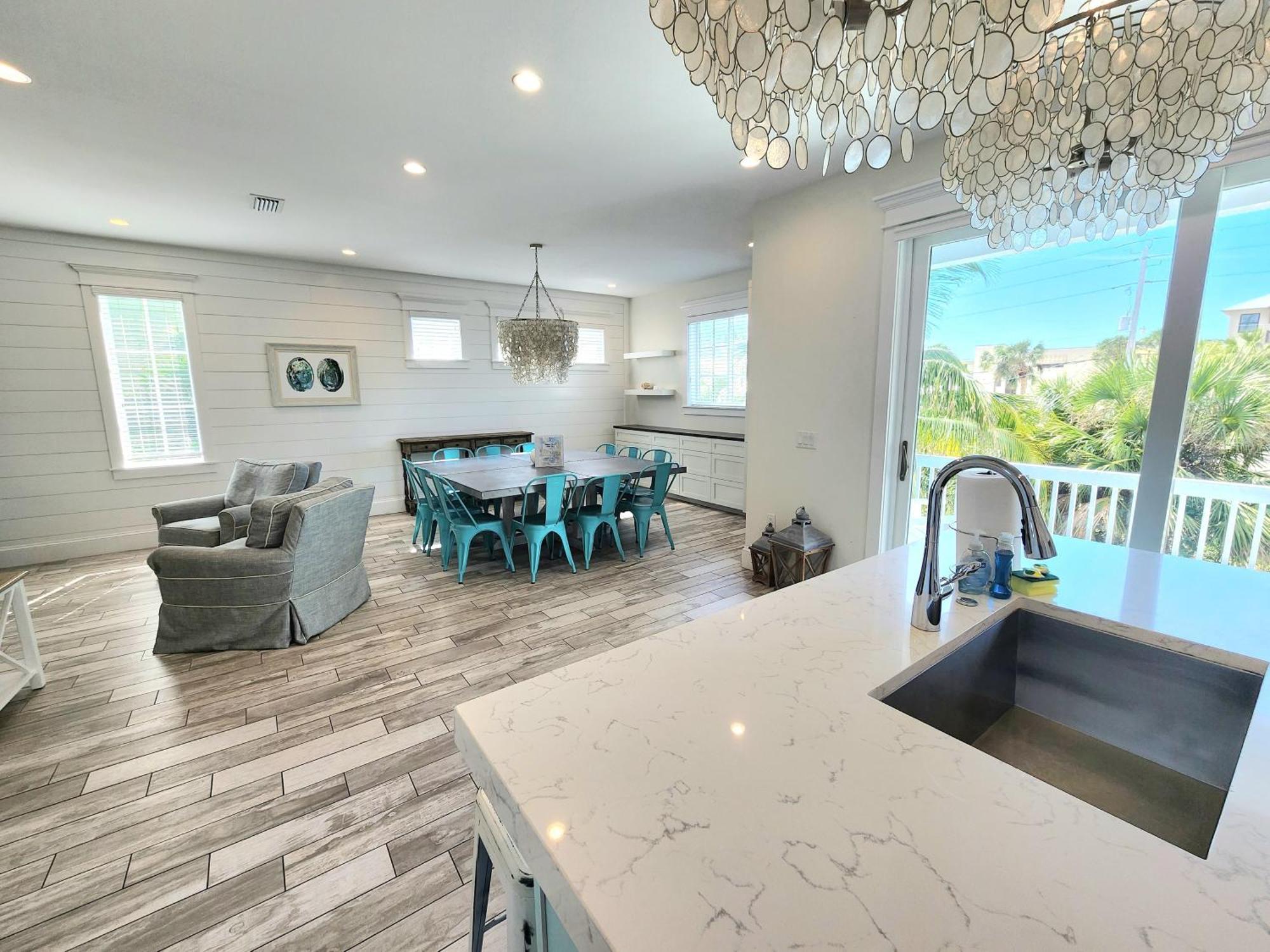 Holiday home Ocean Star! 7 Bdrms, 7 Baths! Beaches Less Than 5min Walk To Beach! Holmes Beach