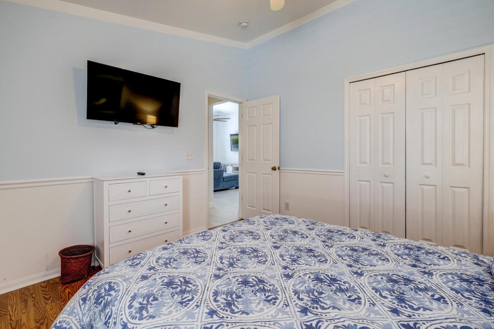 Turtle Bay Cottage! Cozy With Private Pool! Water View! *