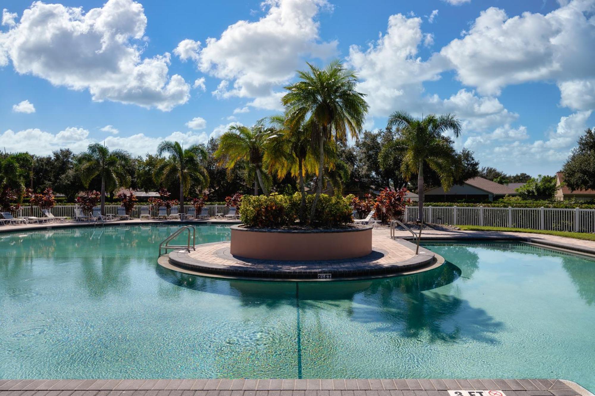 Turtle Bay Cottage! Cozy With Private Pool! Water View! * Bradenton
