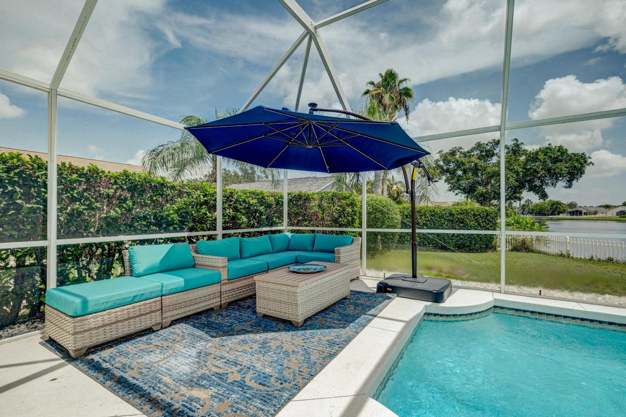 Turtle Bay Cottage! Cozy With Private Pool! Water View! Holiday home Bradenton
