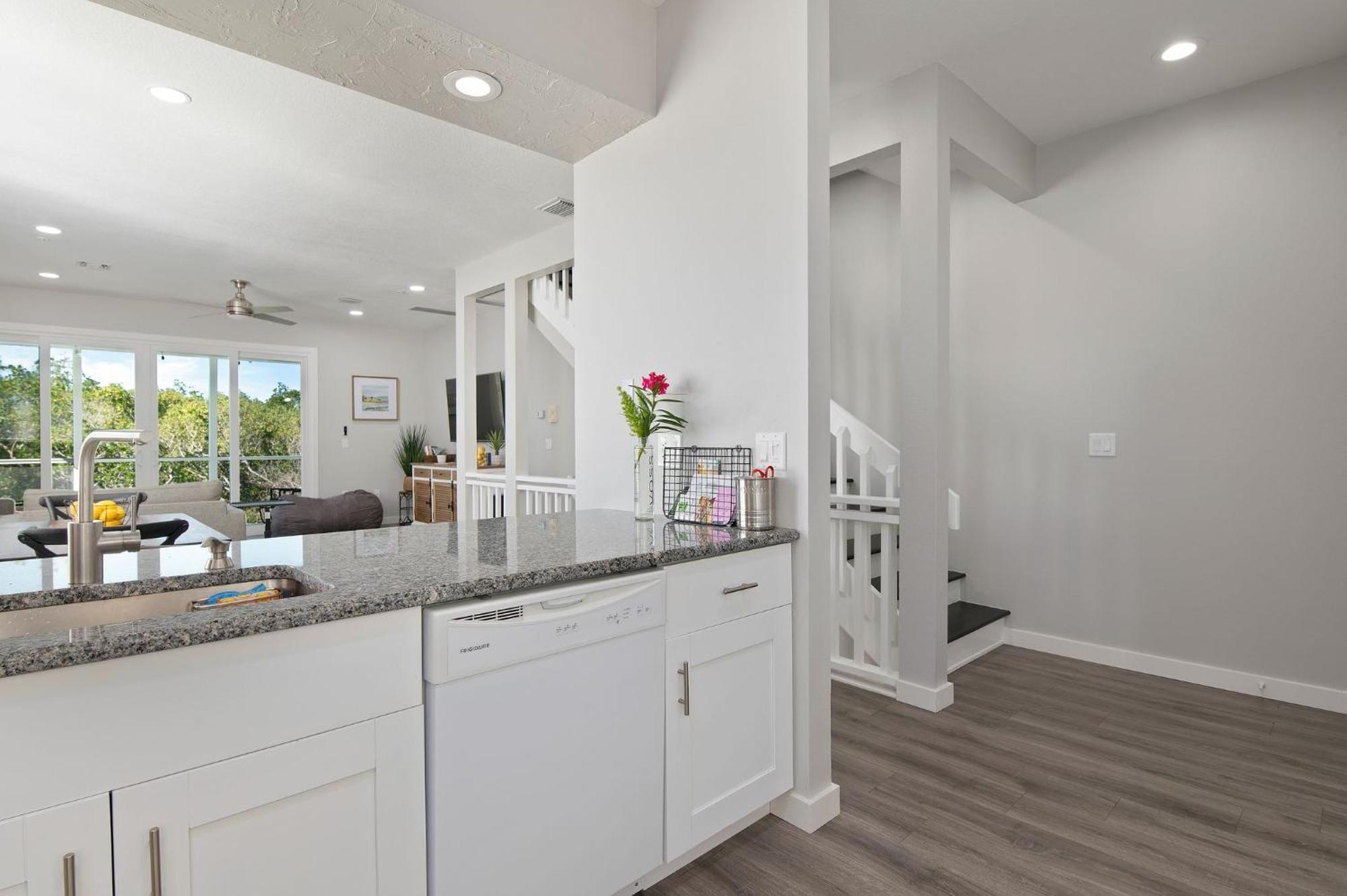 The Tree House! Beautiful Townhome In With Great Amenities Surrounded By Nature! Holiday home Longboat Key