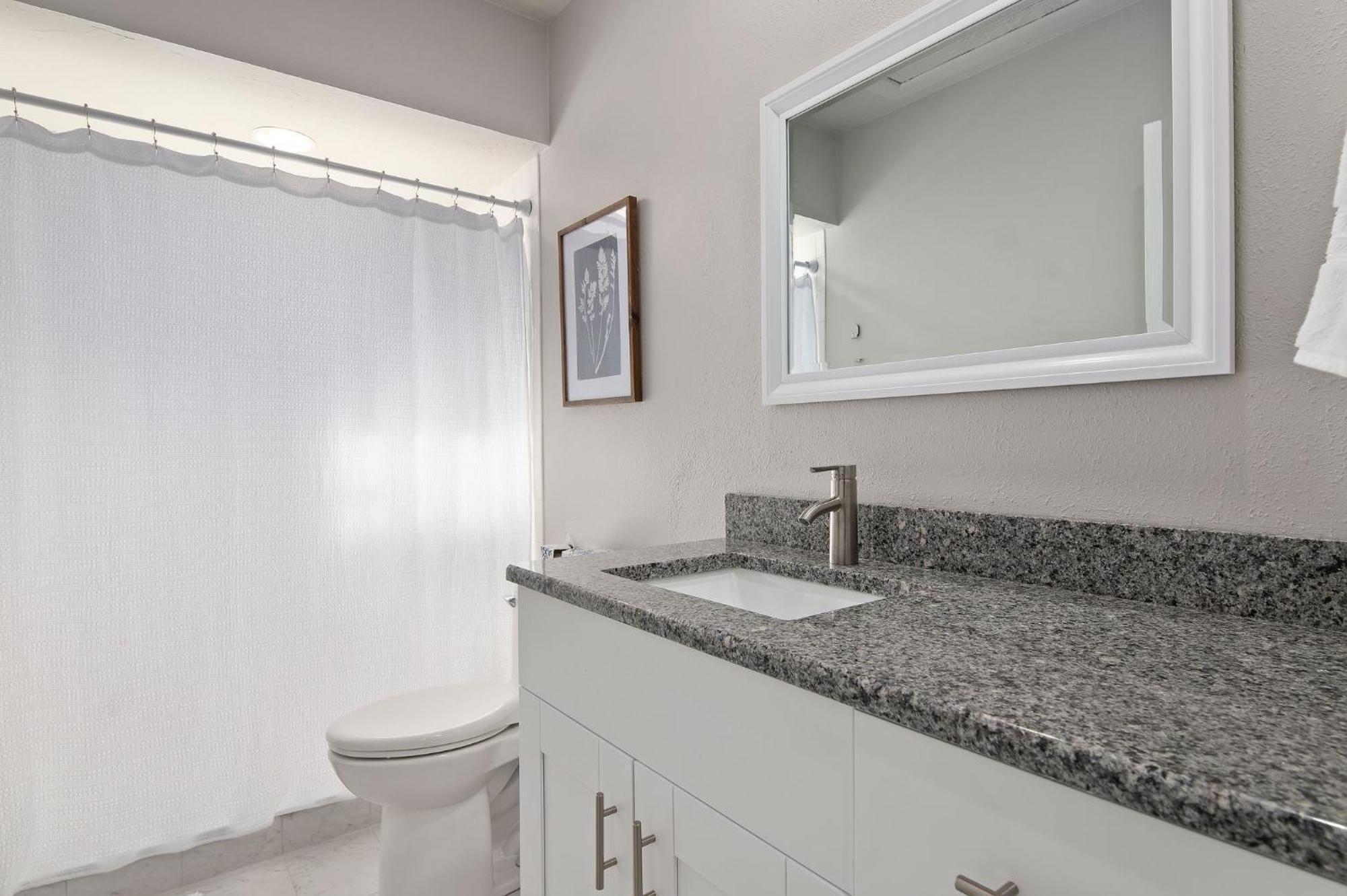 The Tree House! Beautiful Townhome In With Great Amenities Surrounded By Nature! Holiday home Longboat Key