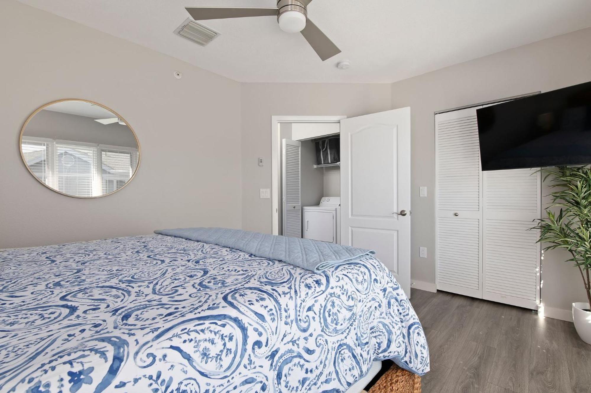 The Tree House! Beautiful Townhome In With Great Amenities Surrounded By Nature! Holiday home *