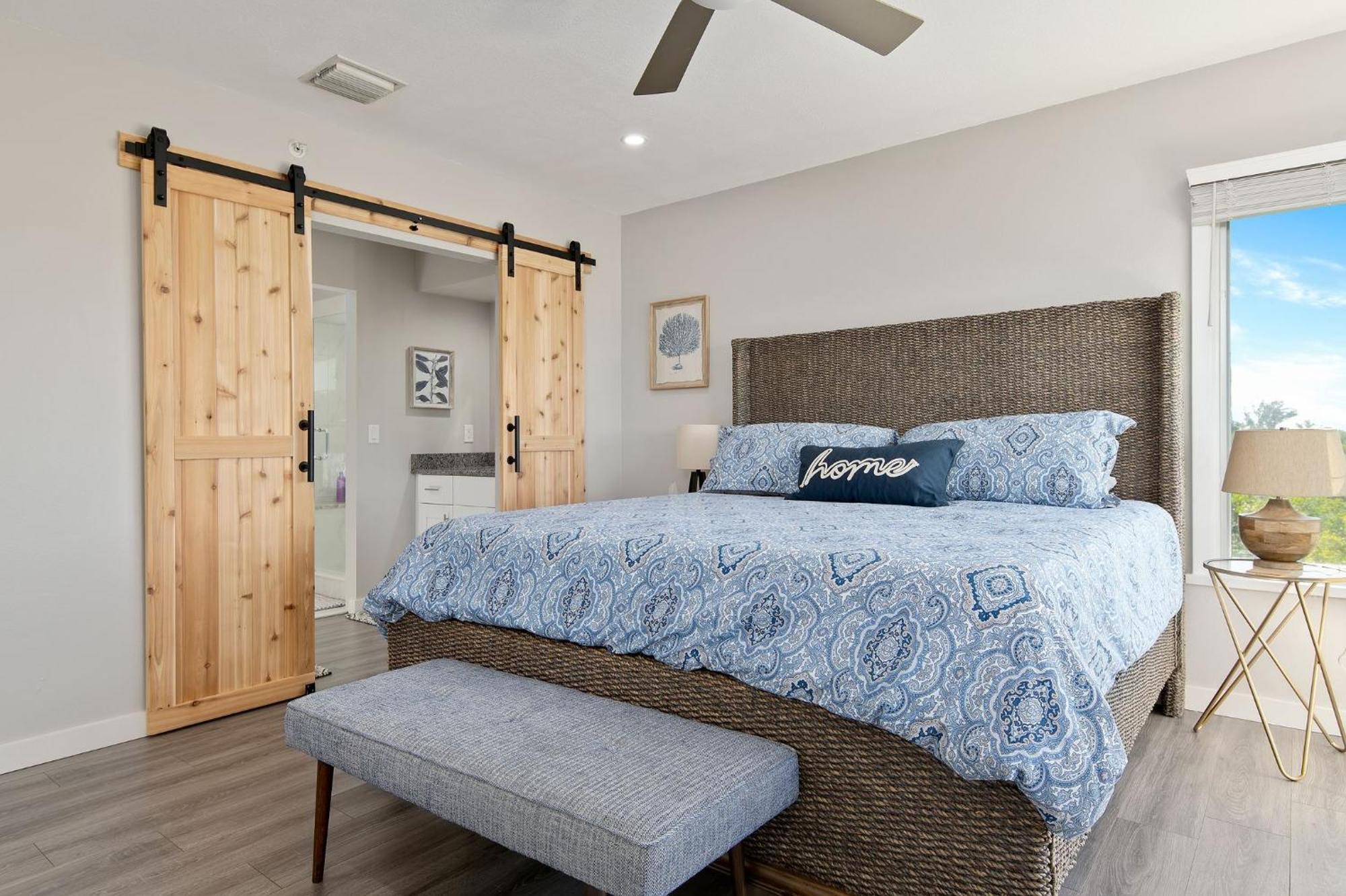 The Tree House! Beautiful Townhome In With Great Amenities Surrounded By Nature! Holiday home