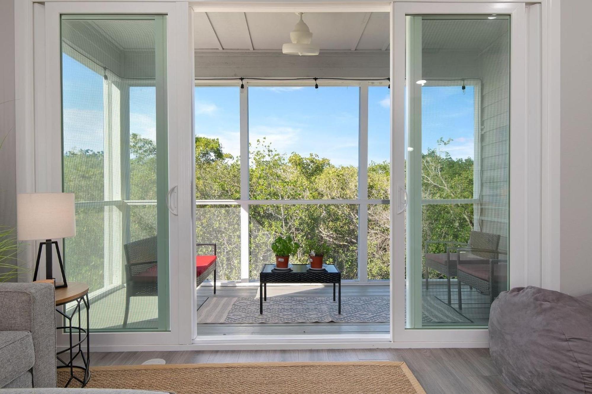 The Tree House! Beautiful Townhome In With Great Amenities Surrounded By Nature! *